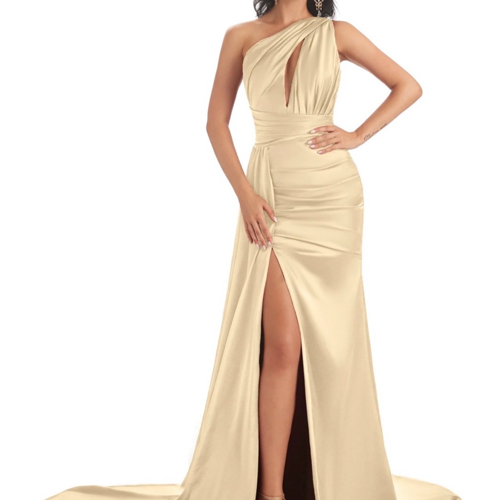 Asymmetrical Champagne Gown with Train – Size US 28 (Fits Like US 20)